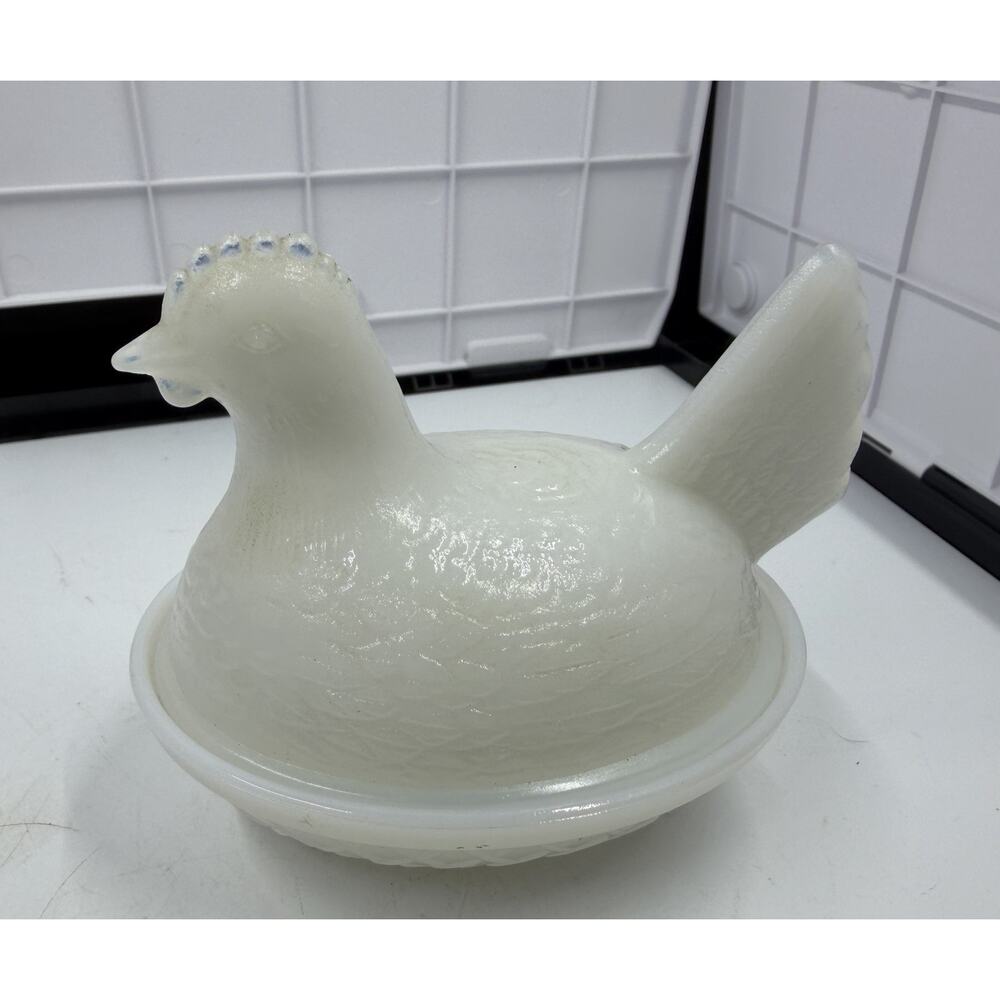 Vintage 4" Opalescent Milk Glass Hen on Nest Mini Dish 1940s HON Hazel Atlas? - Picture 4 of 10
